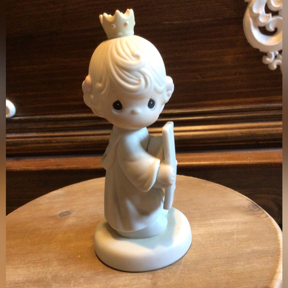 1986 Precious Moments Princess. BUY 2 OR MORE $10 OR LESS GET 3rd LESSER FREE - Picture 1 of 5